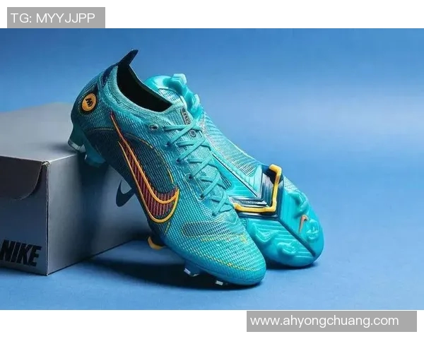 穿越绿茵场的梦想飞翔：Nike球星广告足球为你点燃无限可能